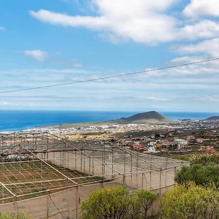 Casa Haroldo - Private Pool - Sea & Mountain Views Дом отдыха Канделария