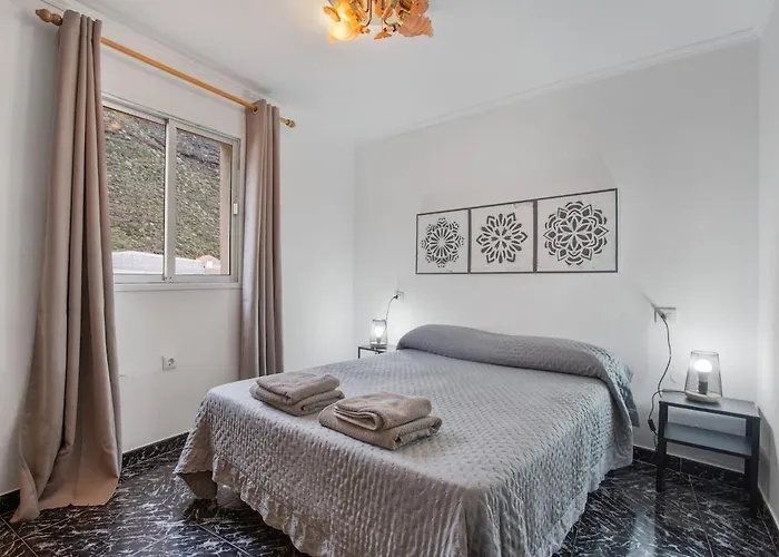 Dom wakacyjny Casa Haroldo - Private Pool - Sea & Mountain Views *