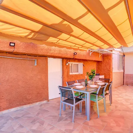 펜션 Casa Haroldo - Private Pool - Sea & Mountain Views *